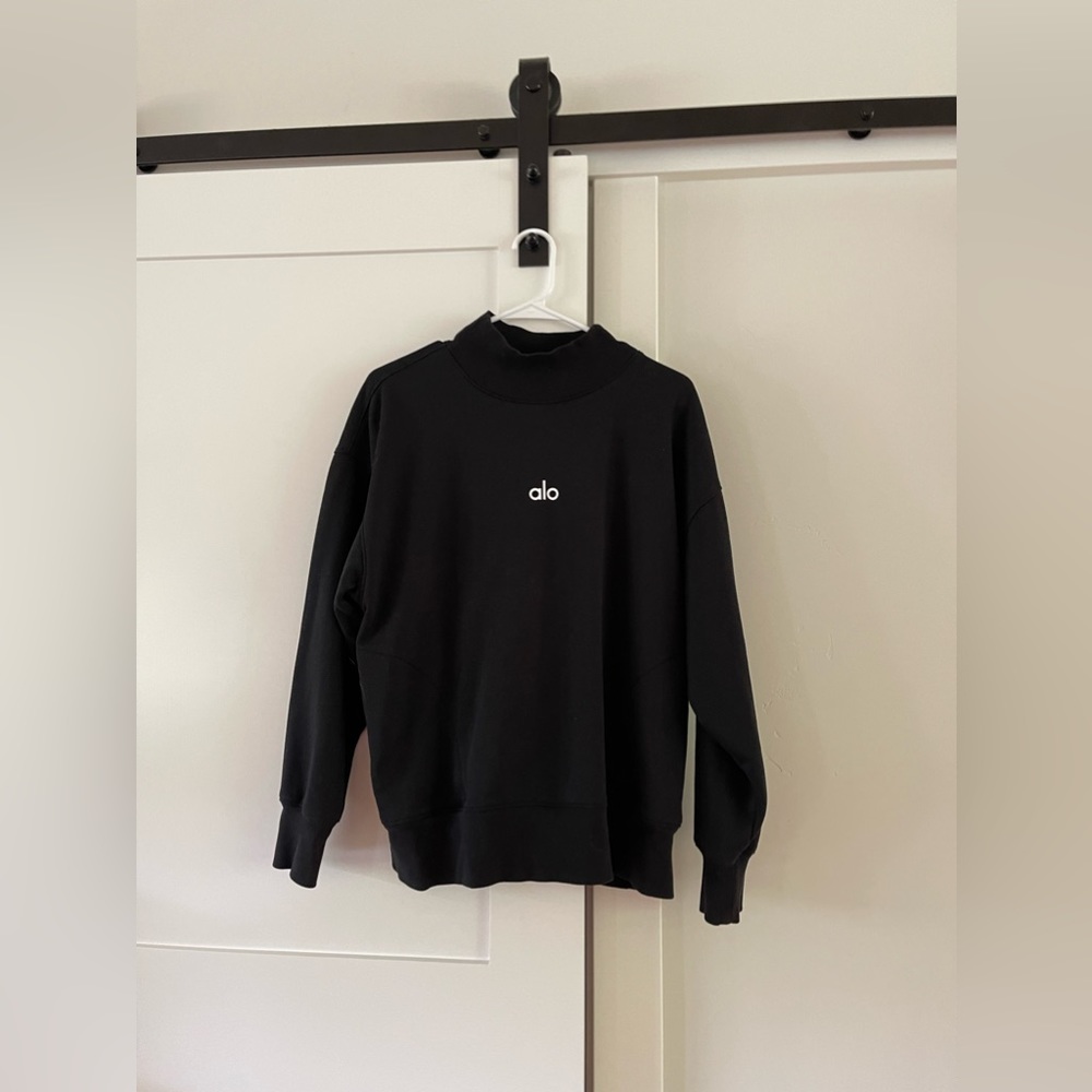 Alo Yoga Black Pullover